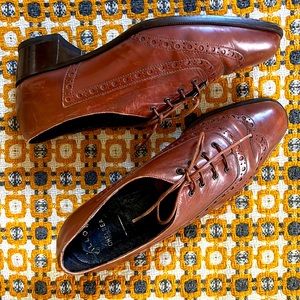 Vintage Women’s burgundy laced Oxford shoes, leather, Made in Italy, 6 1/2, 6.5